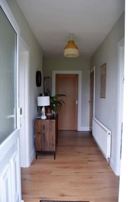 Twin Lake View - Bungalow In Pontoon 폭스포드 외부 사진